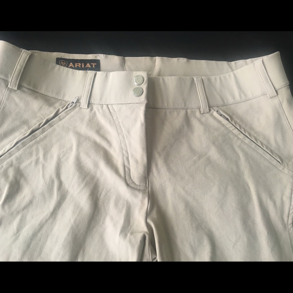 Ariat 32” tan knee patch breeches